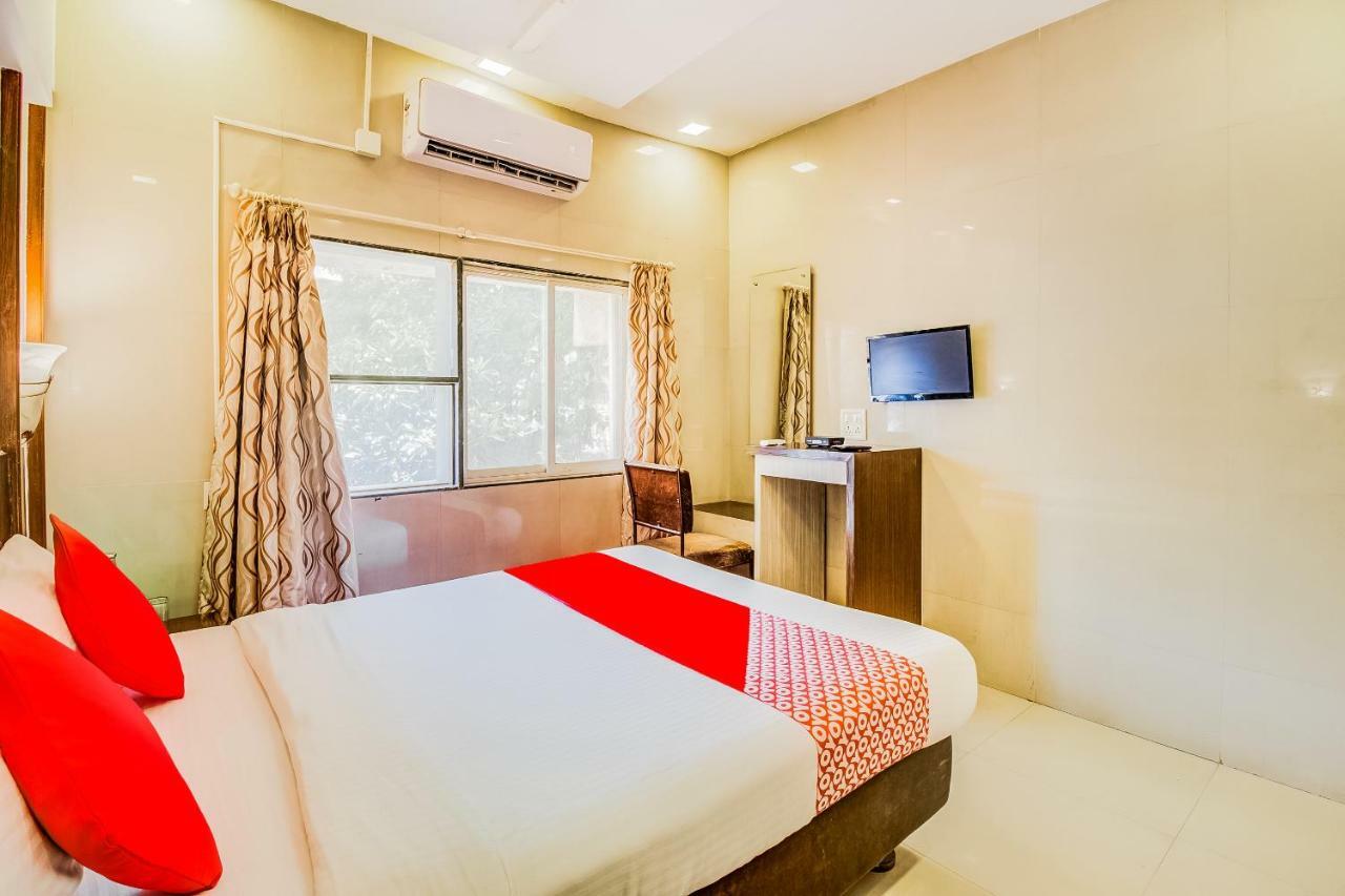 Oyo Flagship 19825 Hotel Panchratna Panvel Bagian luar foto