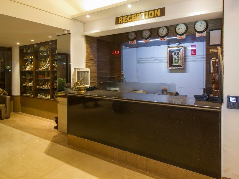 Oyo Flagship 19825 Hotel Panchratna Panvel Bagian luar foto